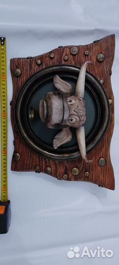 Подкова настоящая и бык