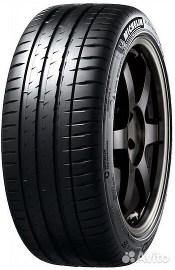 Michelin Pilot Sport 4 245/45 R17