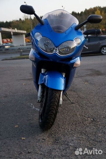 Мотоцикл Kawasaki zzr1200