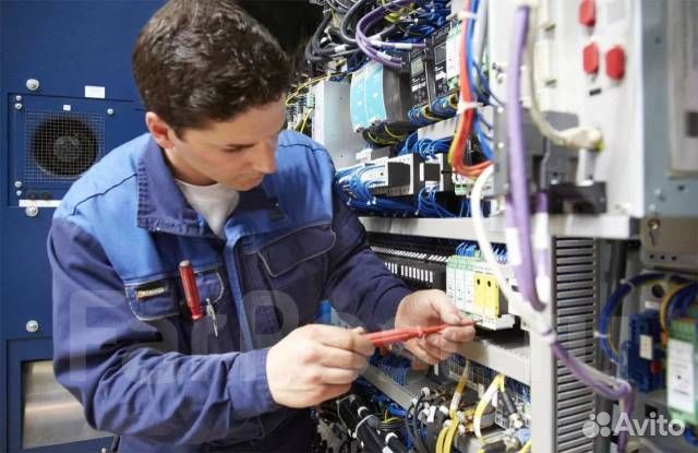 Инженер сервисного центра