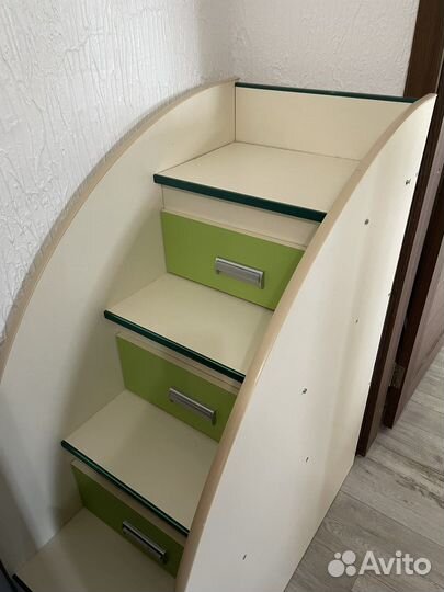 Лестница для двухярусной кровати