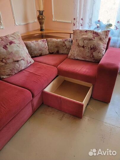Диван с креслом