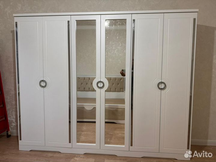 Спальный гарнитур Мая