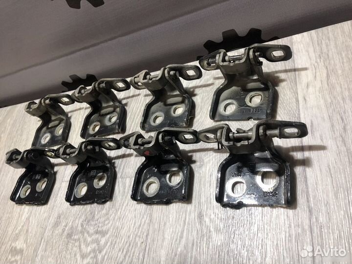 Петли дверей Nissan Terrano 3 D10