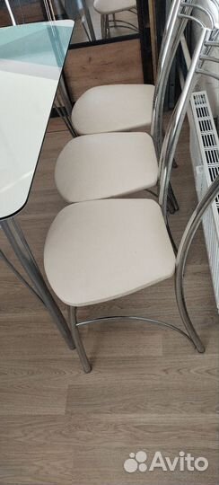 Кухонный стол и стулья бу