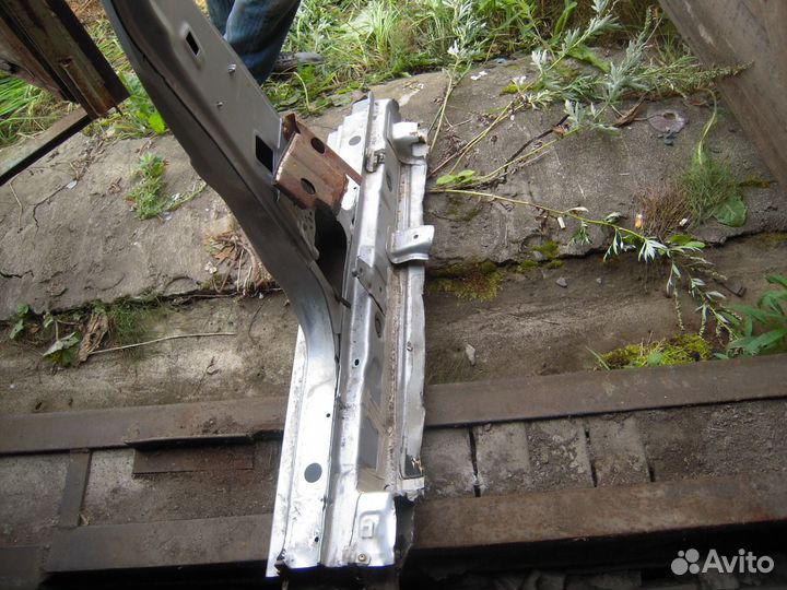 Стойка средняя левая Mitsubishi Lancer 2005-2010 г