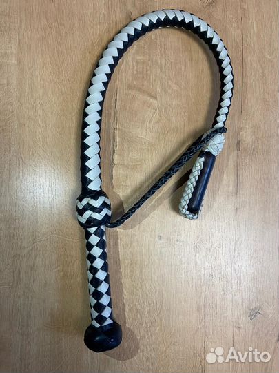 Нагайка чёрно-белая