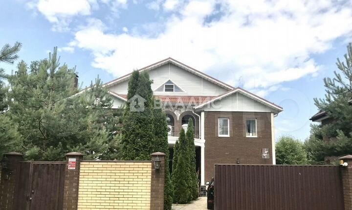 Дом 400 м² на участке 18 сот.