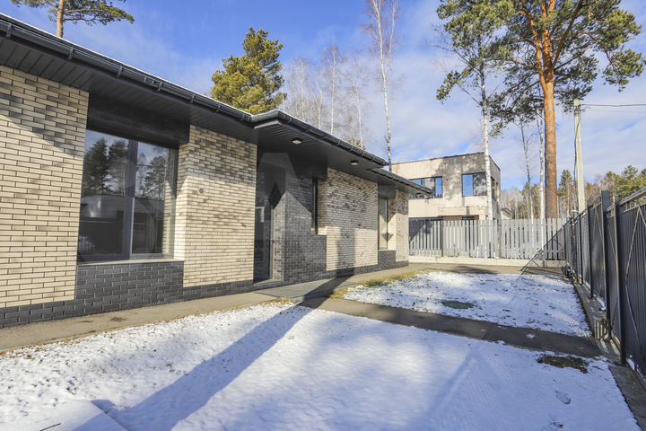 Коттедж 154 м² на участке 8 сот.