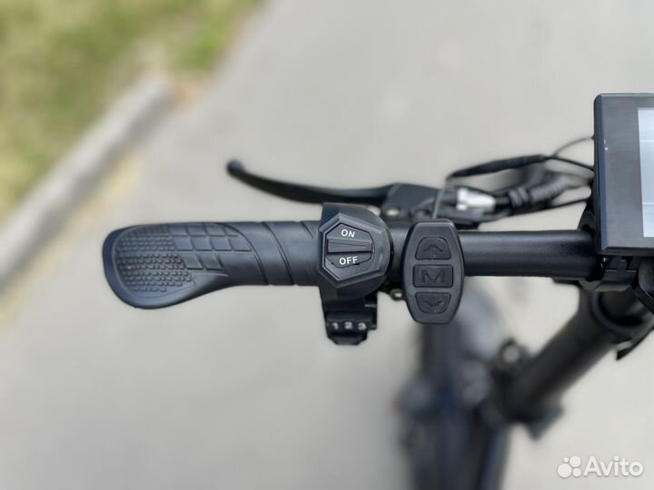 Складной электровелосипед с багажником