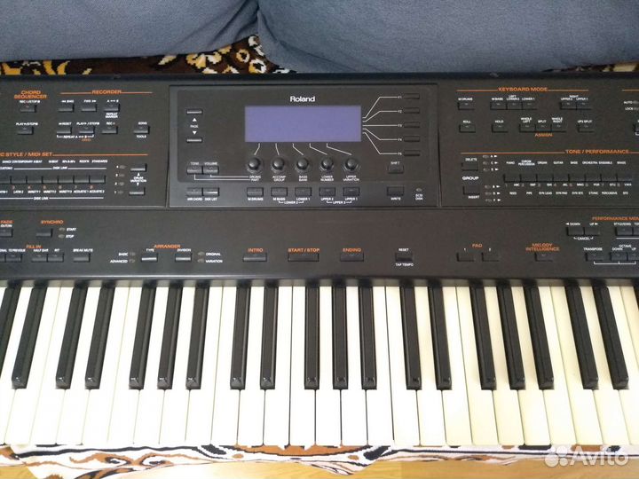 Синтезатор Roland g-1000