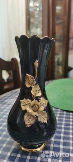 Сервизы, штоф, статуэтки, вазочки