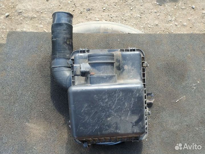 Корпус воздушного фильтра. KIA sorento 2005г. 2.5