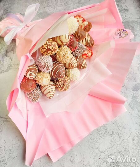 Клубника в шоколаде подарок,букет