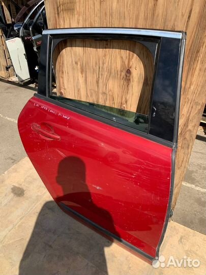 Правая задняя дверь Peugeot 3008 Пежо 3008