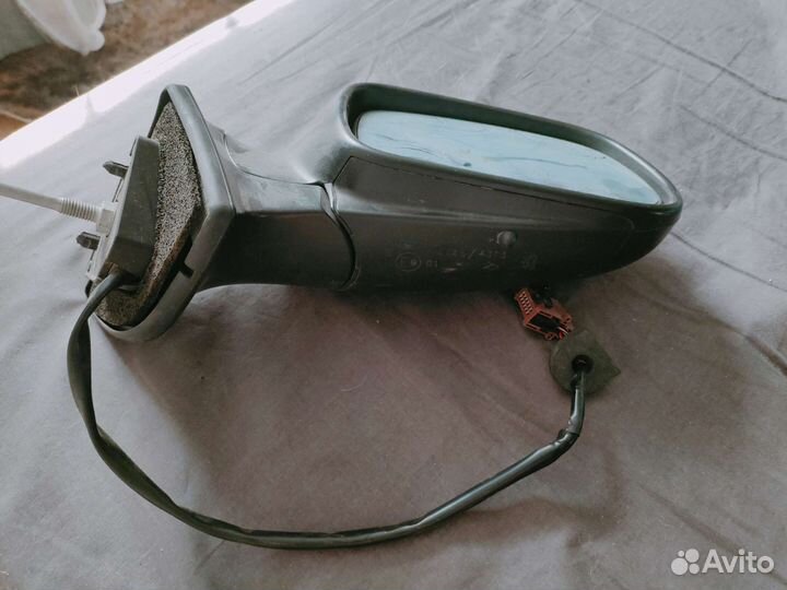 Зеркало правое с датчиком Pegeot 308