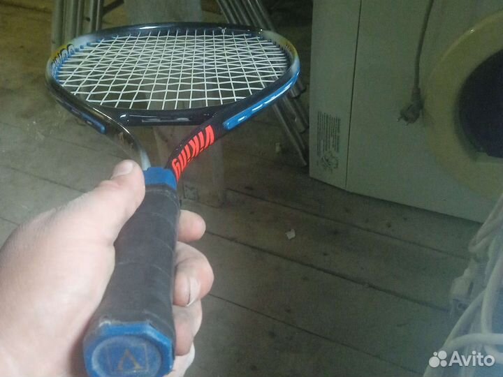 Ракетка для бадминтона