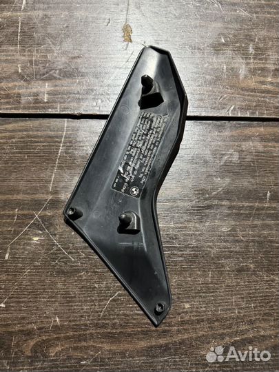 Правая накладка BMW R1200GS k25 04г