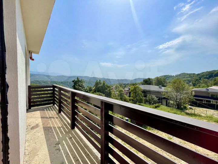 Коттедж 187 м² на участке 4,5 сот.