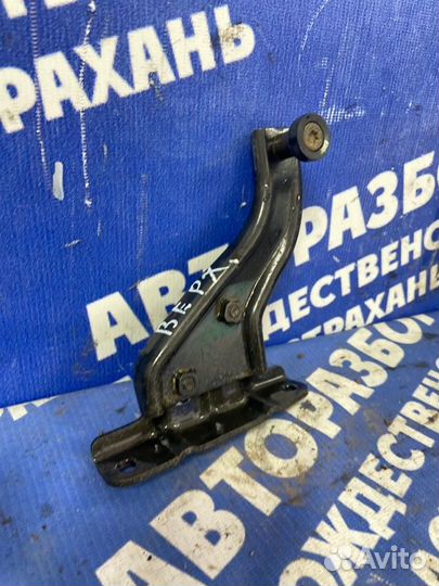 Ролик сдвижной двери. Mazda Mpv минивен GY-DE 2001