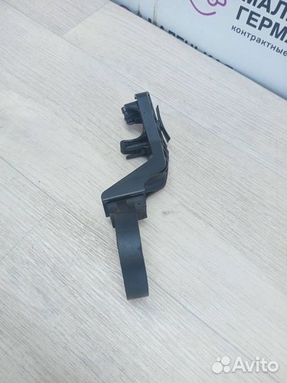 Кронштейн дополнительного насоса ож BMW 7 G11/G12