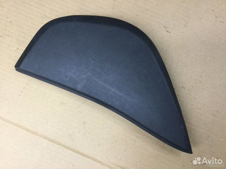 Накладка на торпедо боковая Hyundai Solaris 2010