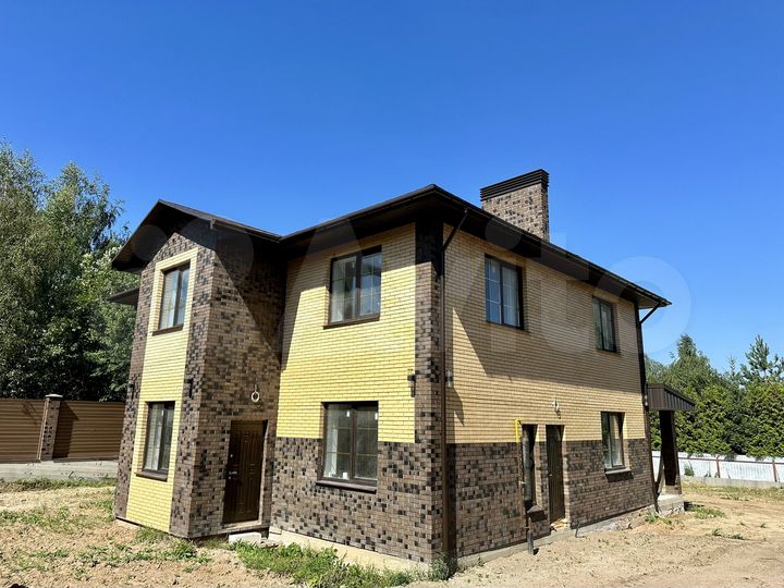 Коттедж 230 м² на участке 10 сот.