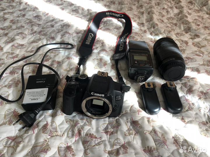 Фотоаппарат Canon 650D Body + вспышка