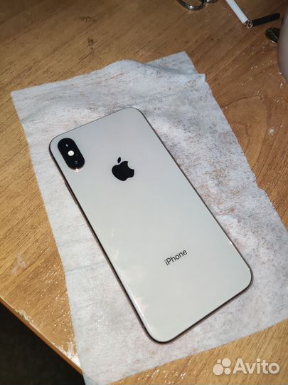 iPhone Xs, 64 ГБ