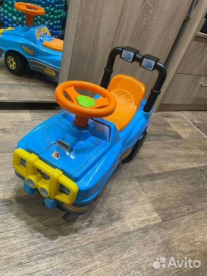 Детская машинка каталка molto