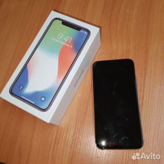 iPhone X, 64 ГБ