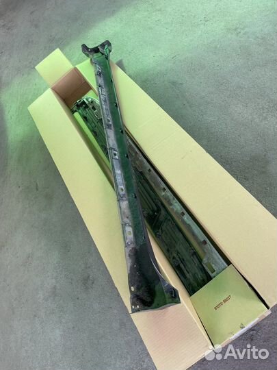 Накладка на подножку с номером 517716A160