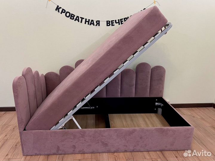 Кровать с ортопедическим матрасом