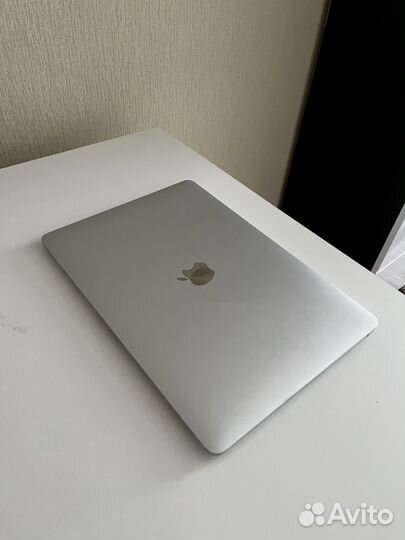 Apple MacBook Air серебристый 13.3 256гб