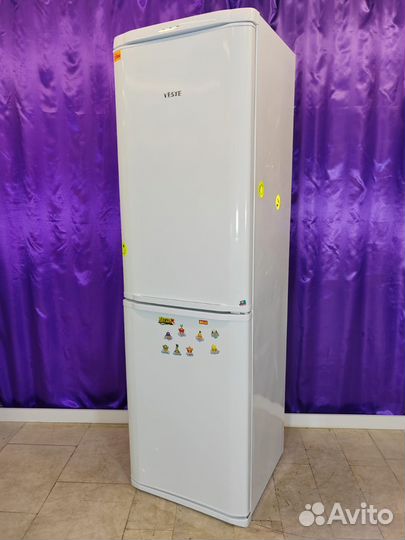 Холодильник с нижней морозильной камерой