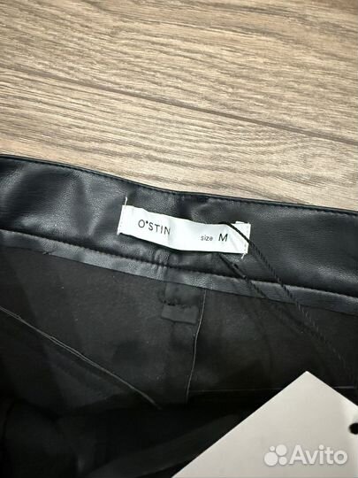 Брюки кожаные черные O'stin