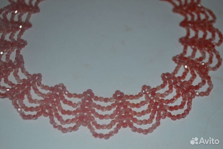 Колье из бусин