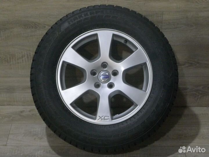 Комплект оригинальных колес Вольво хс60 R17 зима
