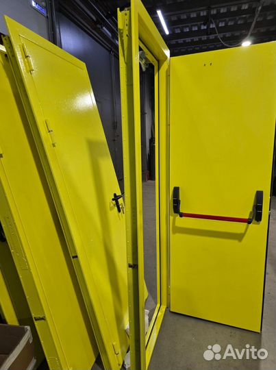 Техническая дверь металлическая