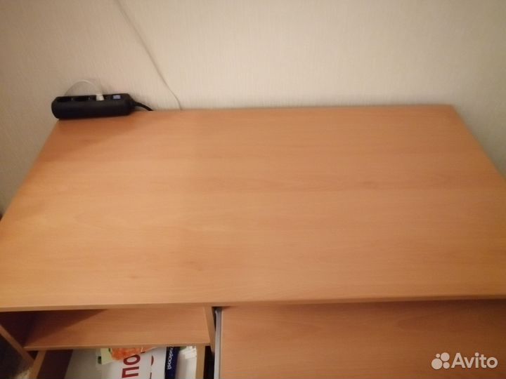 Компьютерный письменный стол