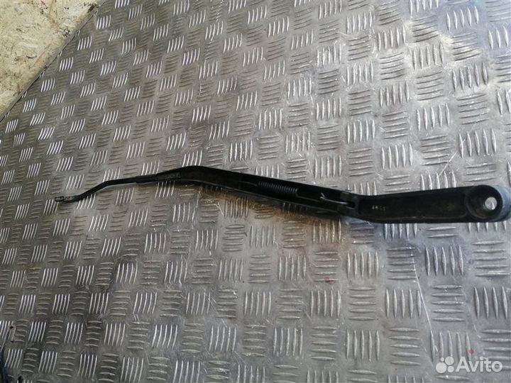 Поводок стеклоочистителя правый Ssangyong Actyon