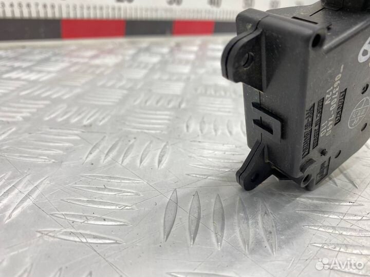 Б/У Сервопривод заслонки печки (моторчик