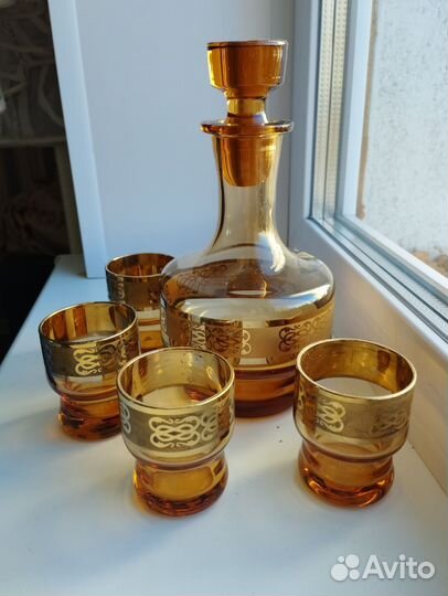 Графин в наборе стопки