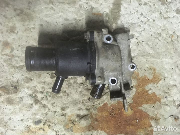 Корпус термостата 1.4л. 75л.с Рено Логан, Симбол