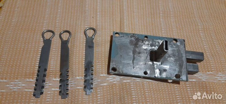 Замок для железной двери