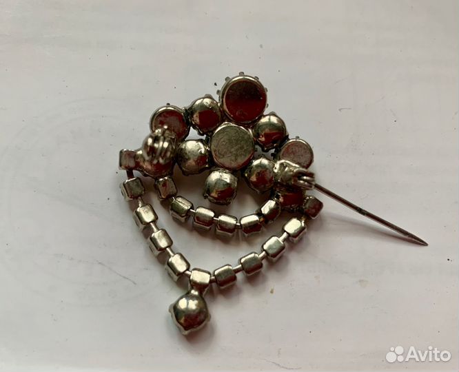 Продам винтажную брошь, янтарного жука и заколку