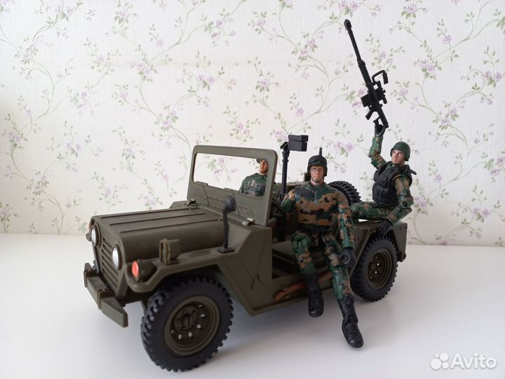 Большой набор солдатиков с аксессуарами