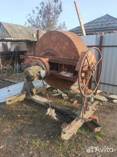 Бетономешалка 0.7 куб. 380v