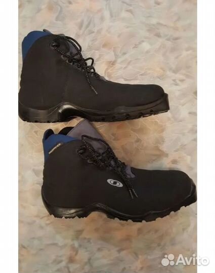 Лыжные ботинки Salomon 44-45 размера