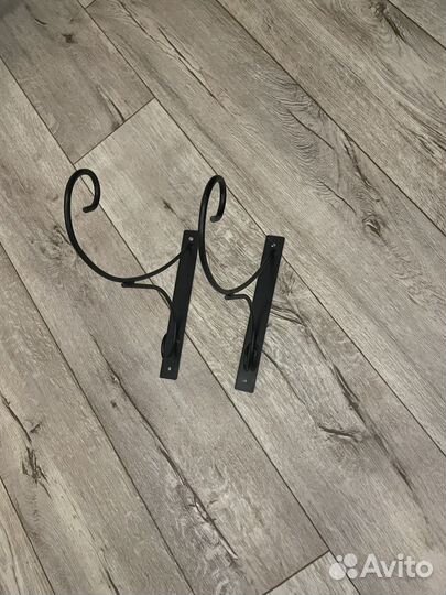 Держатель на стену для цветов